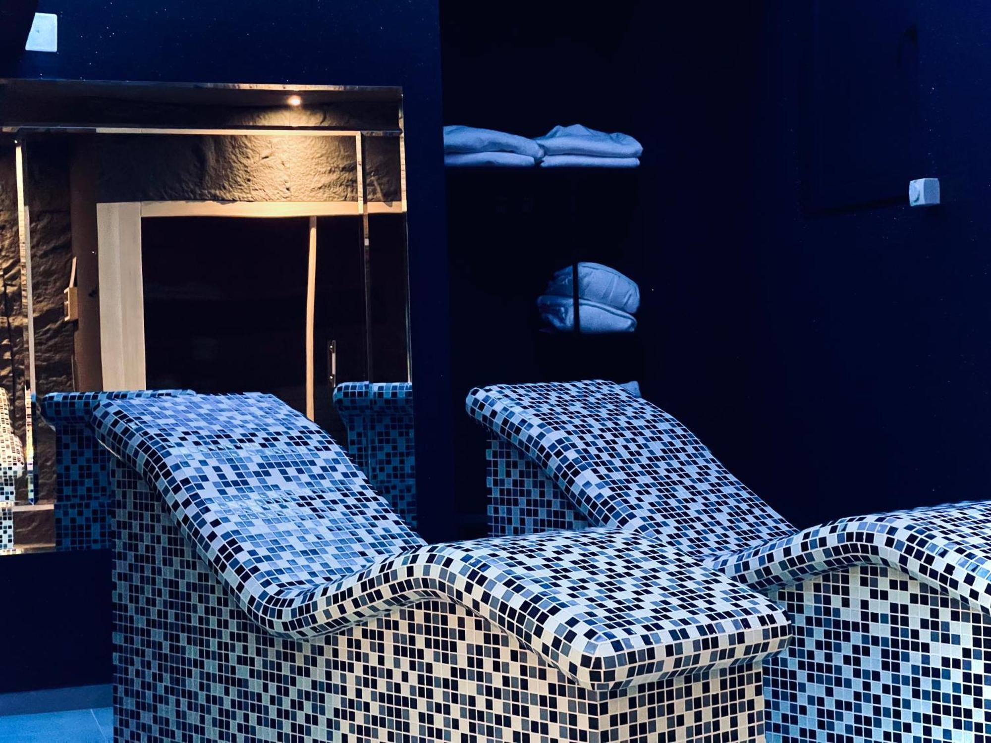 Mozaik Apartments & Spa - Modern 4-Star Apartments With Exclusive Private Spa Wellness In The City Center - Sauna, Jacuzzi, Turkish Bath - Free Parking, Wi-Fi - Rooms & Apartments Cuprija Bagian luar foto