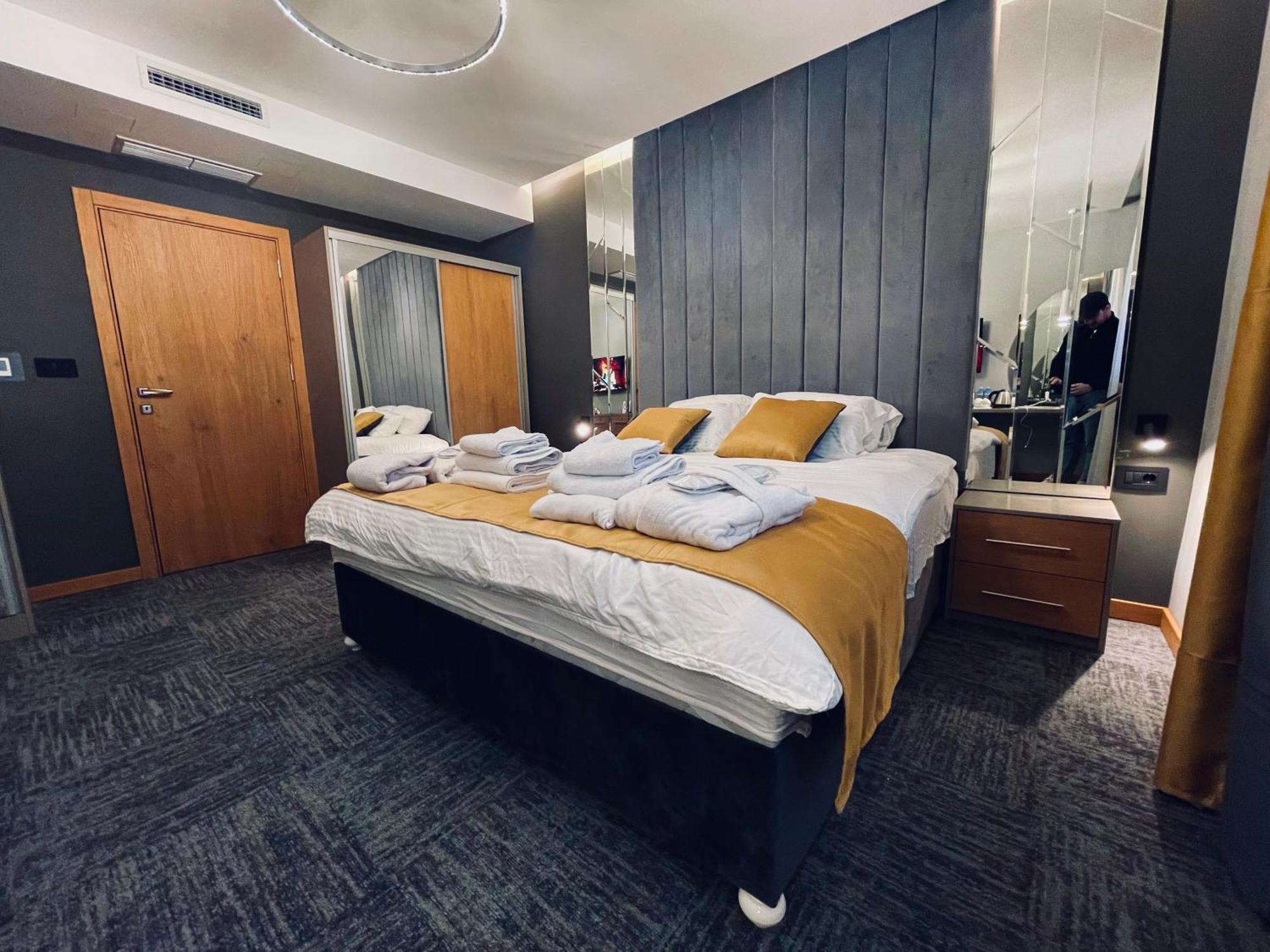 Mozaik Apartments & Spa - Modern 4-Star Apartments With Exclusive Private Spa Wellness In The City Center - Sauna, Jacuzzi, Turkish Bath - Free Parking, Wi-Fi - Rooms & Apartments Cuprija Bagian luar foto