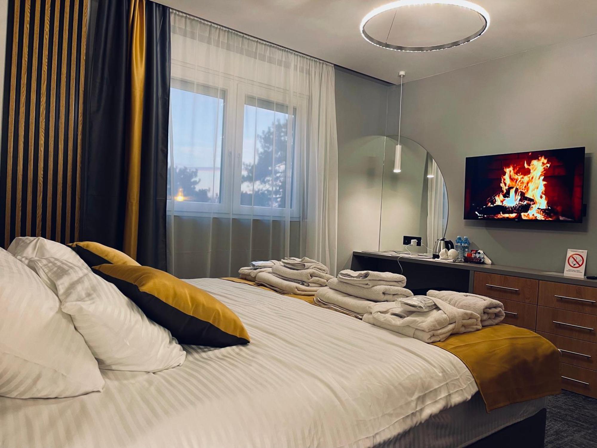 Mozaik Apartments & Spa - Modern 4-Star Apartments With Exclusive Private Spa Wellness In The City Center - Sauna, Jacuzzi, Turkish Bath - Free Parking, Wi-Fi - Rooms & Apartments Cuprija Bagian luar foto