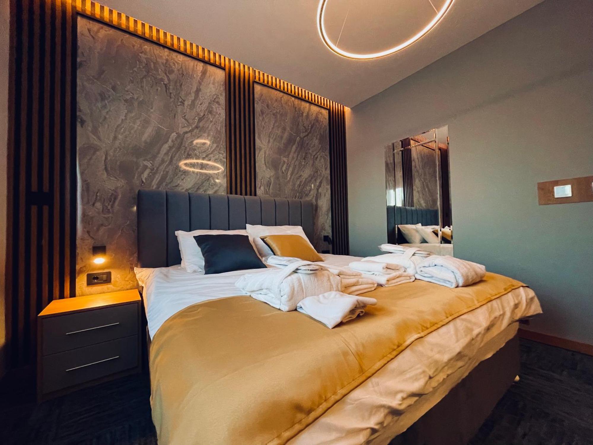 Mozaik Apartments & Spa - Modern 4-Star Apartments With Exclusive Private Spa Wellness In The City Center - Sauna, Jacuzzi, Turkish Bath - Free Parking, Wi-Fi - Rooms & Apartments Cuprija Bagian luar foto
