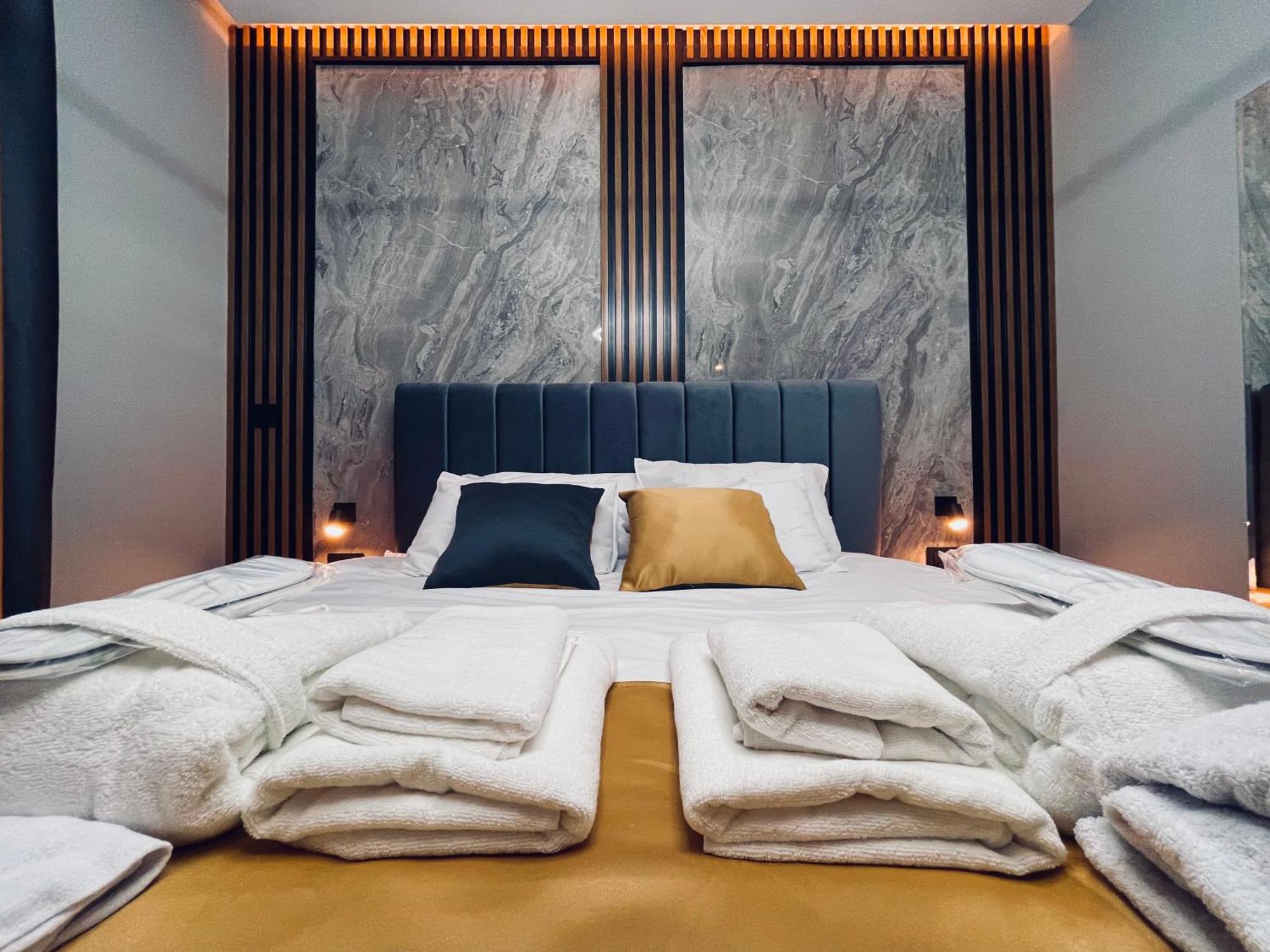 Mozaik Apartments & Spa - Modern 4-Star Apartments With Exclusive Private Spa Wellness In The City Center - Sauna, Jacuzzi, Turkish Bath - Free Parking, Wi-Fi - Rooms & Apartments Cuprija Bagian luar foto