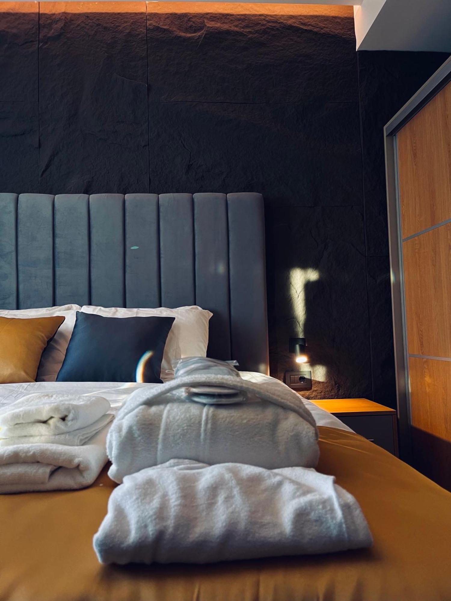 Mozaik Apartments & Spa - Modern 4-Star Apartments With Exclusive Private Spa Wellness In The City Center - Sauna, Jacuzzi, Turkish Bath - Free Parking, Wi-Fi - Rooms & Apartments Cuprija Bagian luar foto