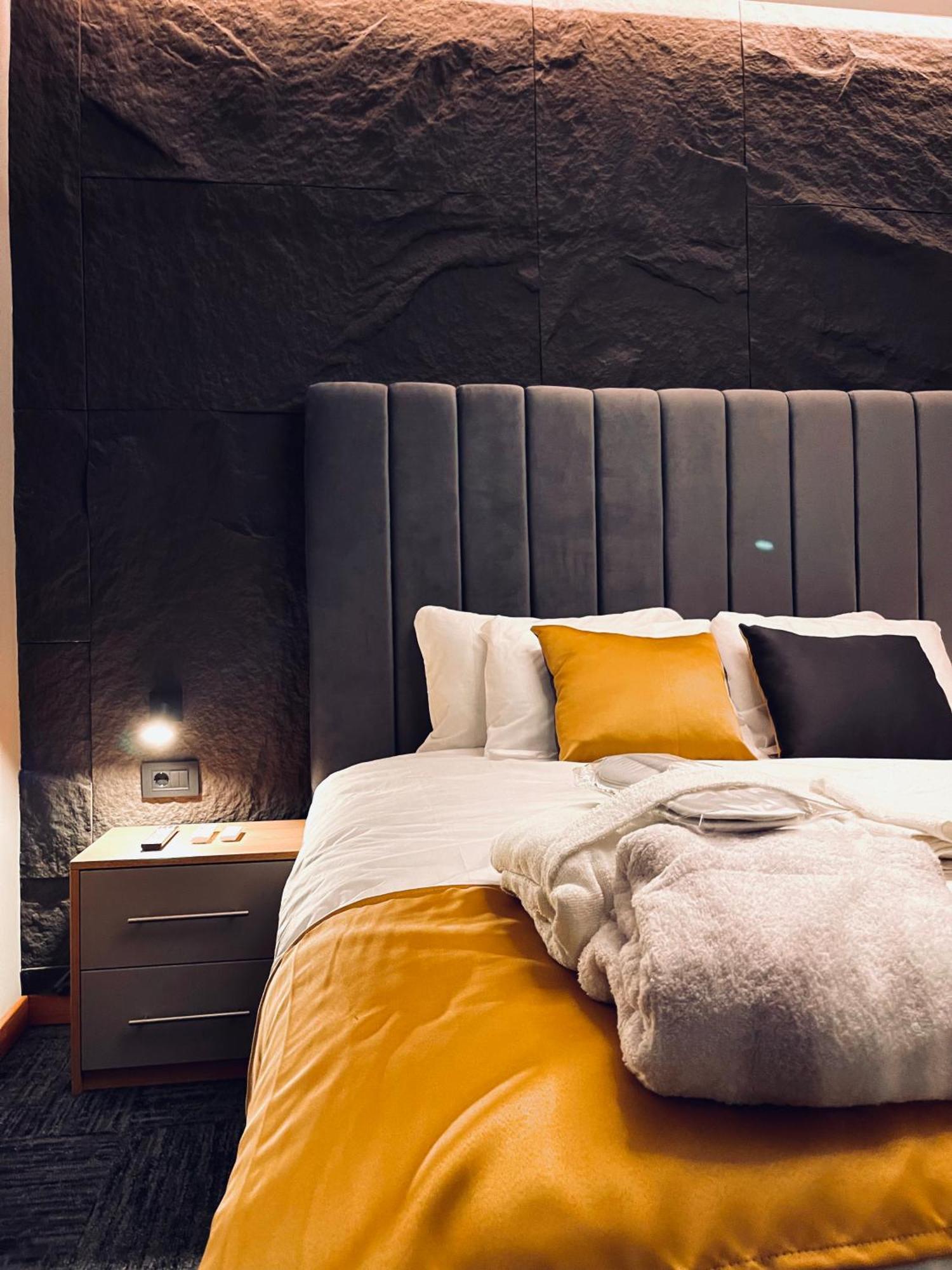 Mozaik Apartments & Spa - Modern 4-Star Apartments With Exclusive Private Spa Wellness In The City Center - Sauna, Jacuzzi, Turkish Bath - Free Parking, Wi-Fi - Rooms & Apartments Cuprija Bagian luar foto