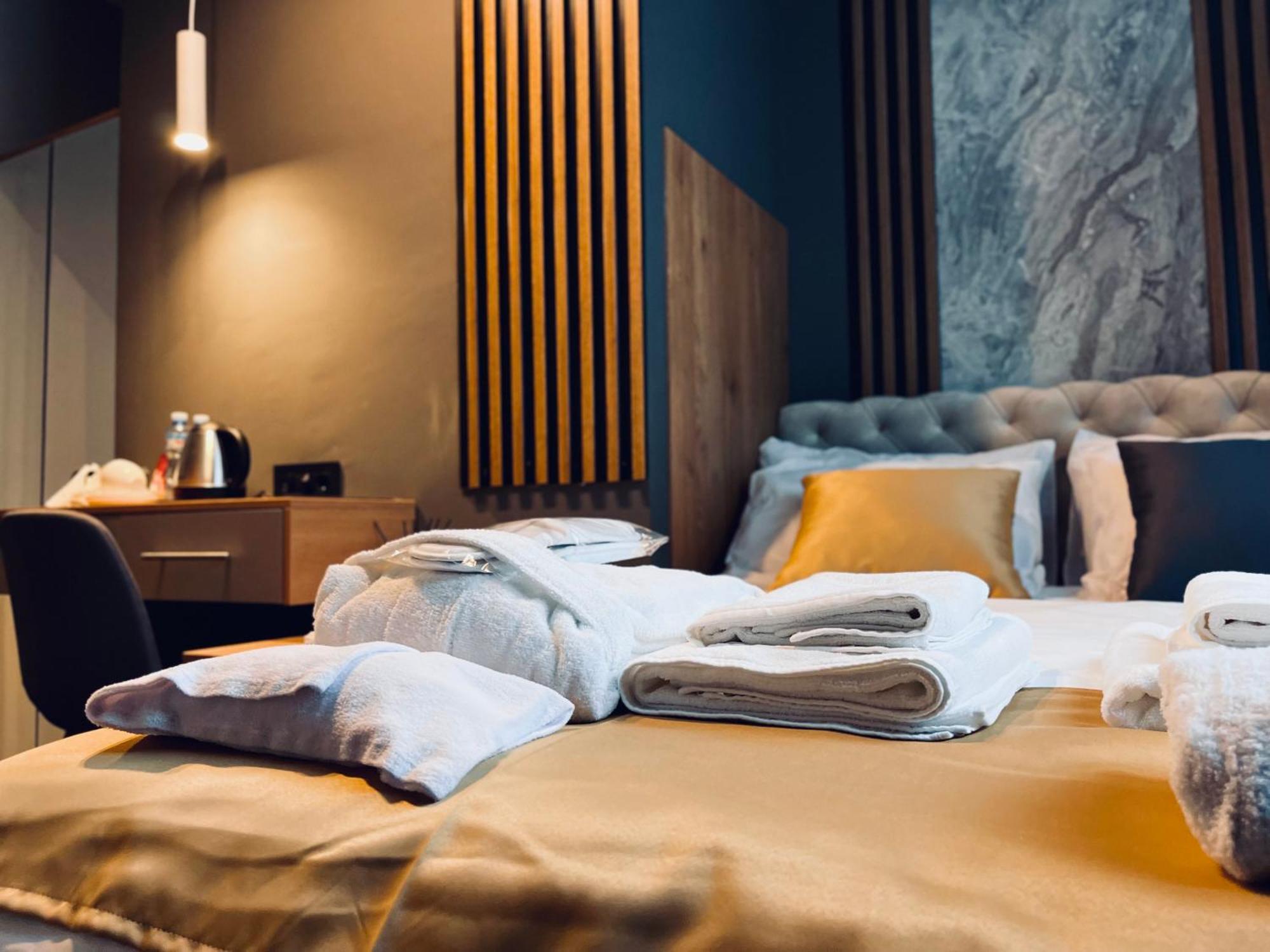 Mozaik Apartments & Spa - Modern 4-Star Apartments With Exclusive Private Spa Wellness In The City Center - Sauna, Jacuzzi, Turkish Bath - Free Parking, Wi-Fi - Rooms & Apartments Cuprija Bagian luar foto
