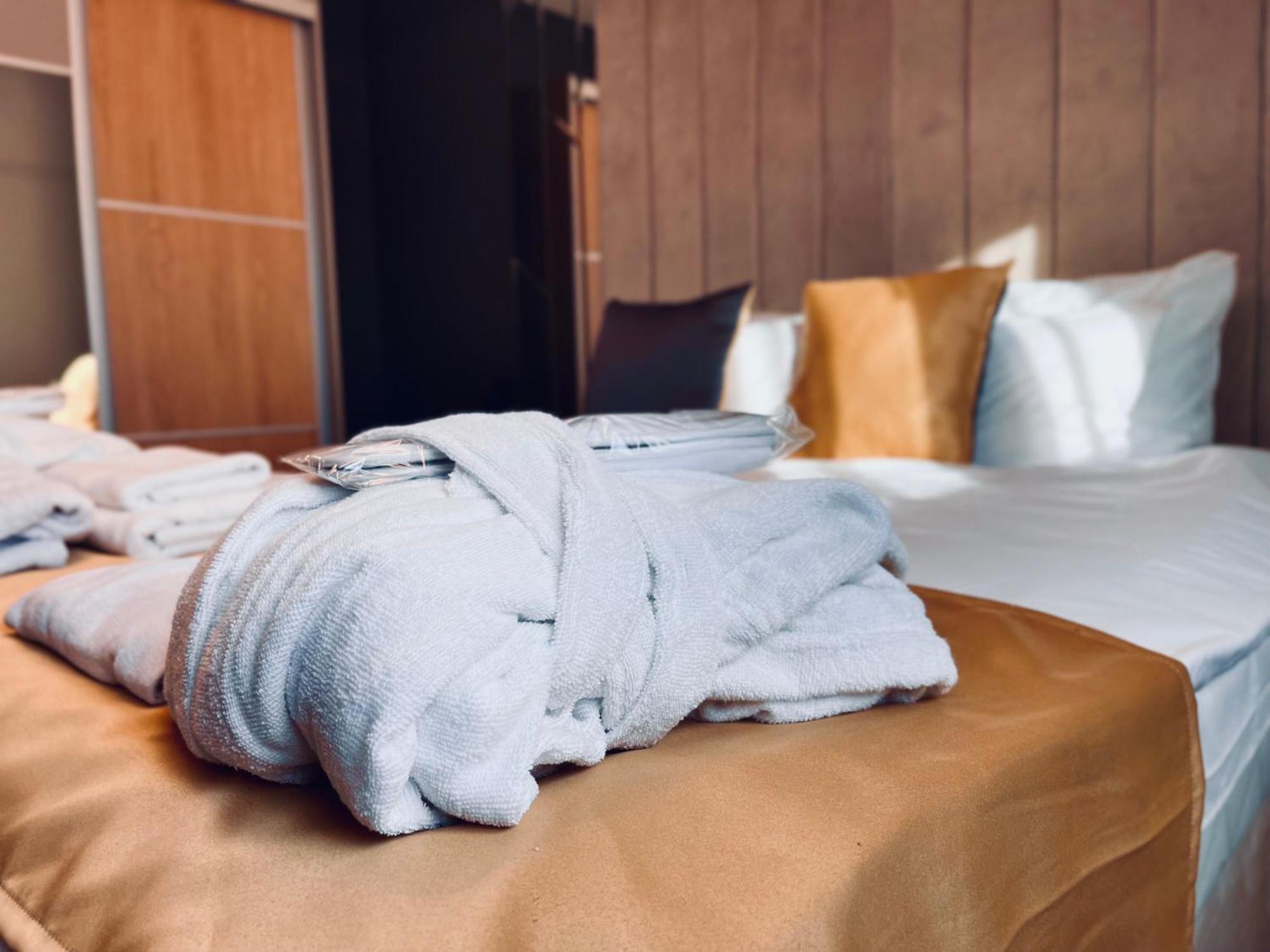 Mozaik Apartments & Spa - Modern 4-Star Apartments With Exclusive Private Spa Wellness In The City Center - Sauna, Jacuzzi, Turkish Bath - Free Parking, Wi-Fi - Rooms & Apartments Cuprija Bagian luar foto