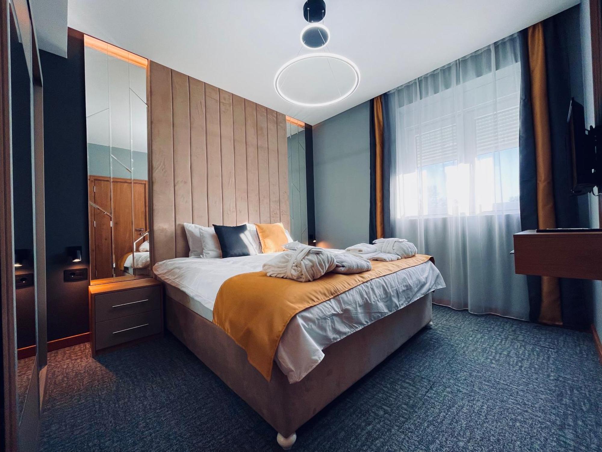 Mozaik Apartments & Spa - Modern 4-Star Apartments With Exclusive Private Spa Wellness In The City Center - Sauna, Jacuzzi, Turkish Bath - Free Parking, Wi-Fi - Rooms & Apartments Cuprija Bagian luar foto