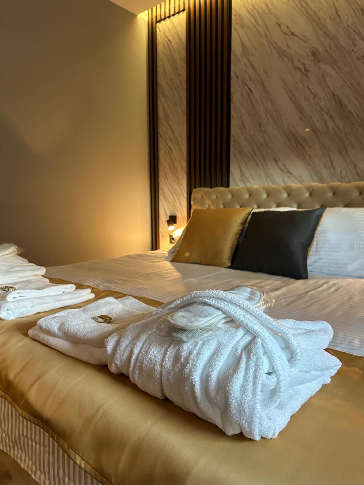 Mozaik Apartments & Spa - Modern 4-Star Apartments With Exclusive Private Spa Wellness In The City Center - Sauna, Jacuzzi, Turkish Bath - Free Parking, Wi-Fi - Rooms & Apartments Cuprija Bagian luar foto