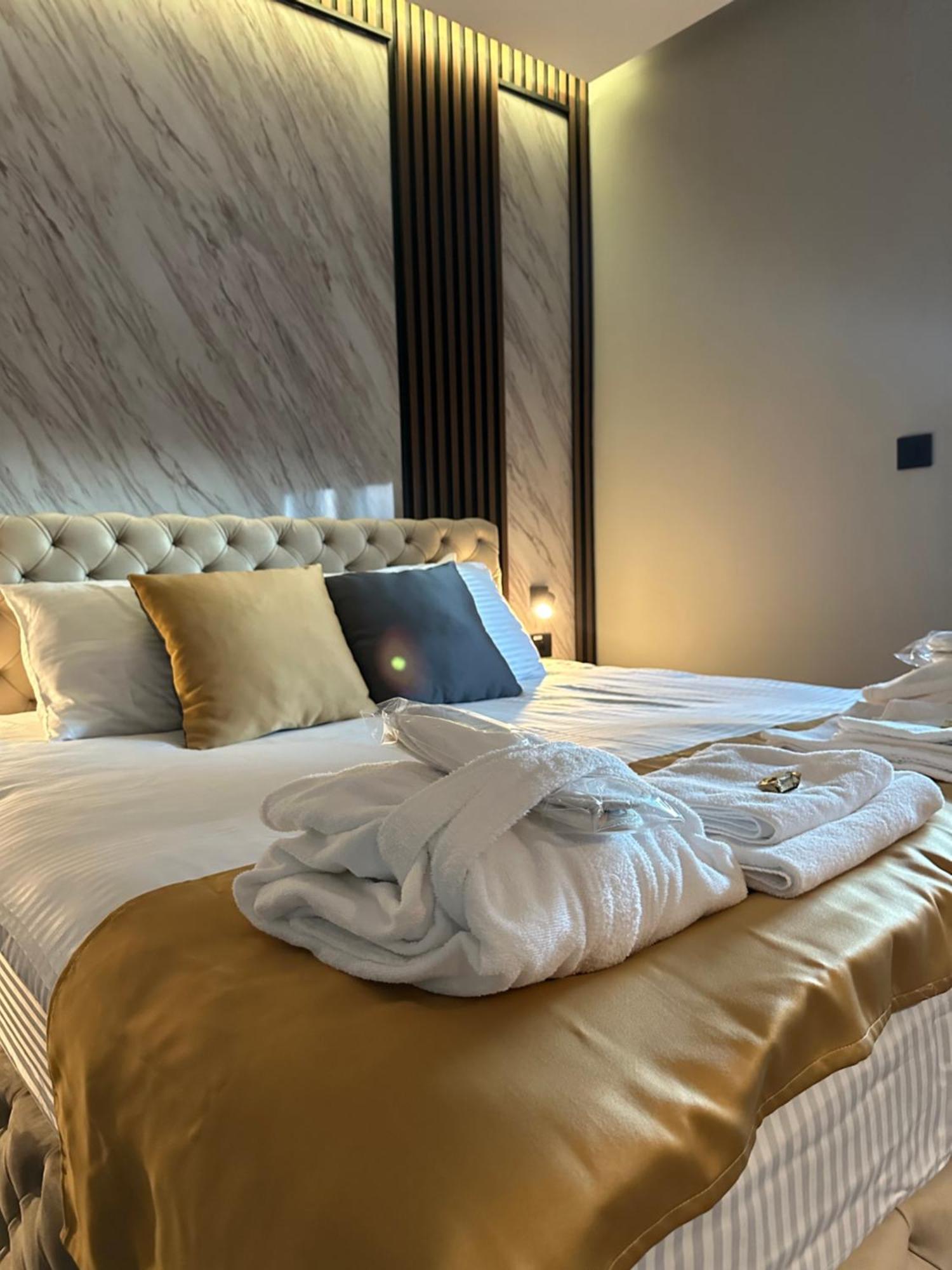 Mozaik Apartments & Spa - Modern 4-Star Apartments With Exclusive Private Spa Wellness In The City Center - Sauna, Jacuzzi, Turkish Bath - Free Parking, Wi-Fi - Rooms & Apartments Cuprija Bagian luar foto